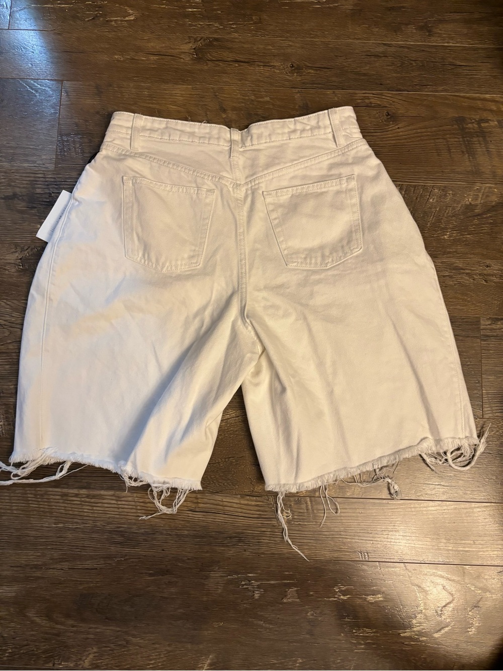 KBB by Kahlana Womens White Frayed Hem Denim Shorts Baggy Barrel Style Sz 8 NWT - Picture 10 of 10